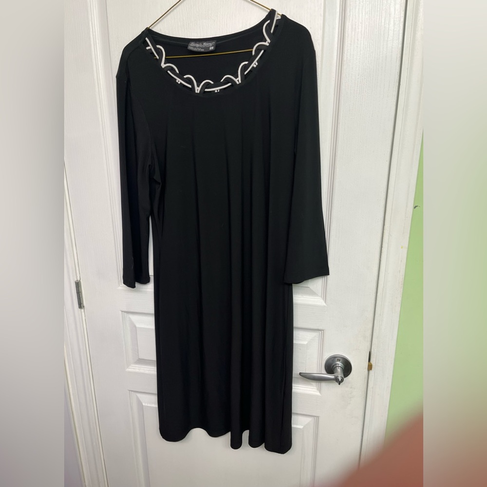 Tango Mango Women’s Black/White Pullover 3/4 Sleeve MIDI Dress Size L.